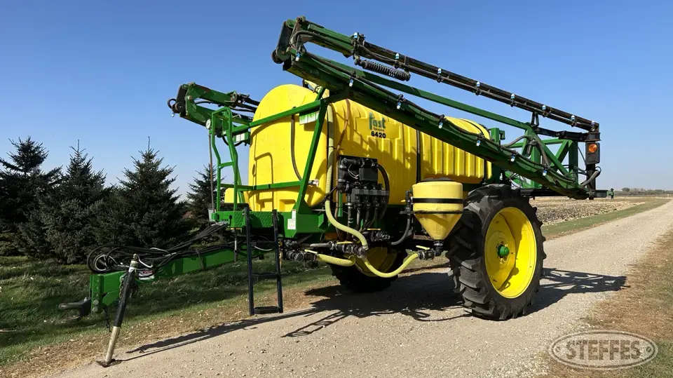 Fast 6420 Pull-Type Sprayer