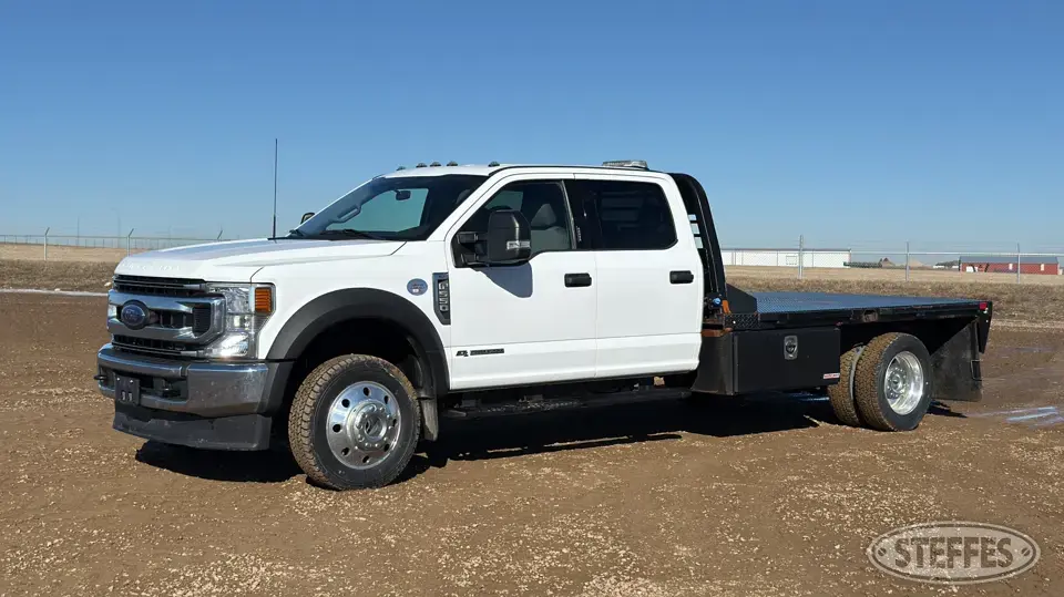 2022 Ford F-550 XLT Flatbed Truck