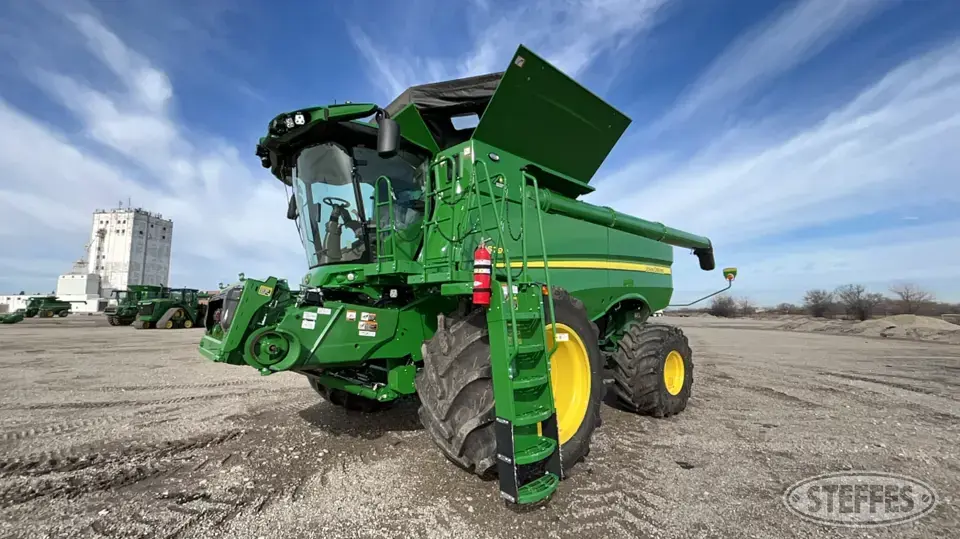 2022 John Deere S790 Combine
