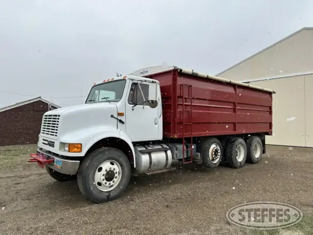 1995 International 8100
