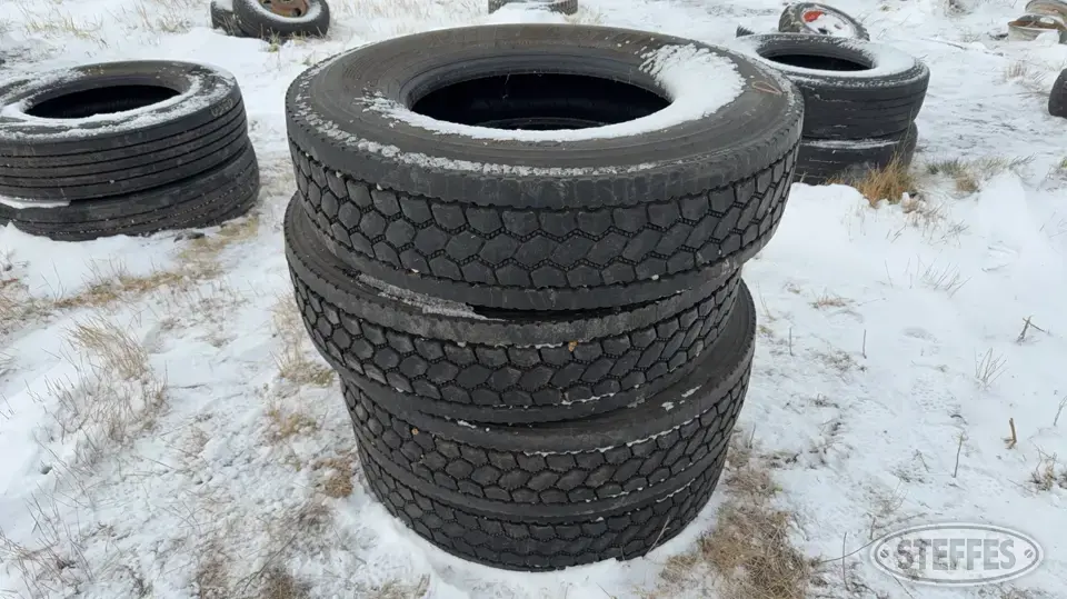 (4) Bridgestone 11R22.5 tires Truck Tire