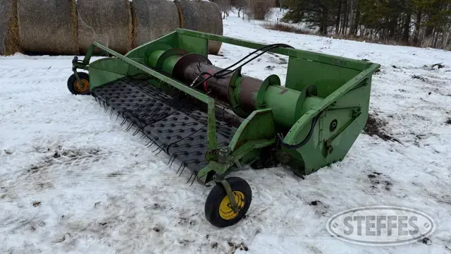 John Deere 212