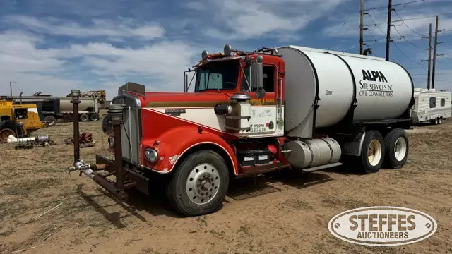 1981 Kenworth W900A