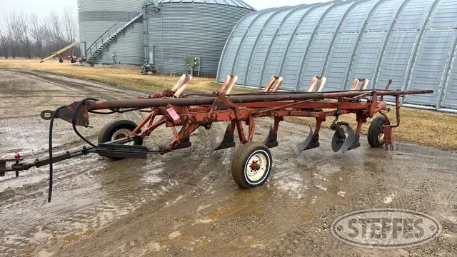 International 700