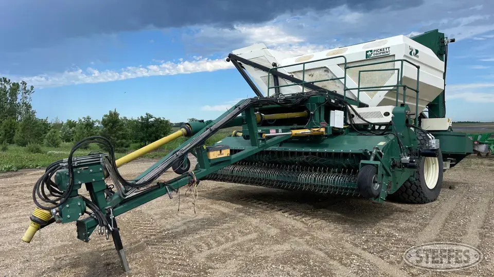 2009 Pickett Twin Master Edible Bean Combine
