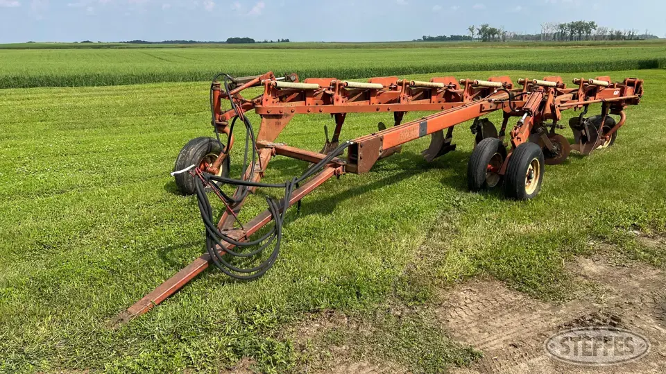 Melroe 903 Plow