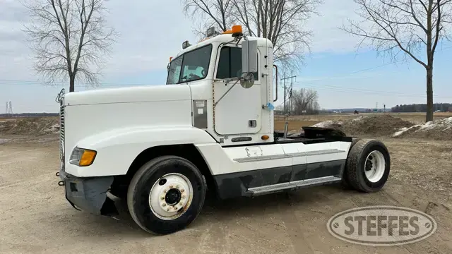 1996 Freightliner FLD120