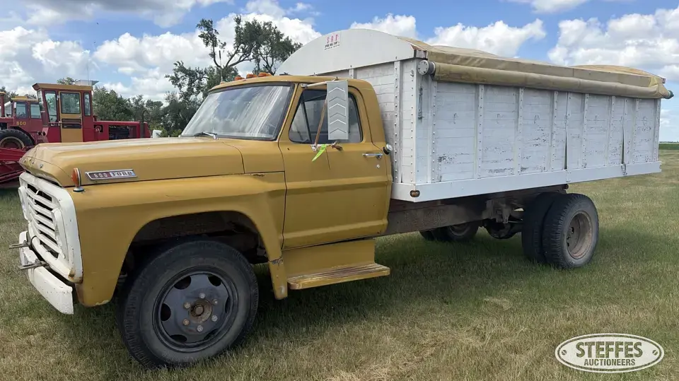 1967 Ford 600 Grain Truck
