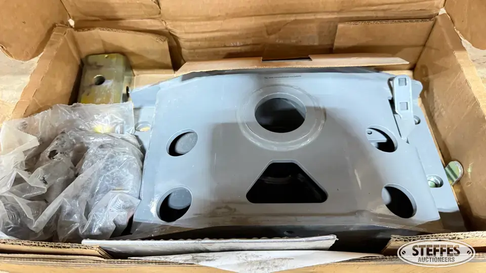 B&W 1320 Truck-Trailer Part