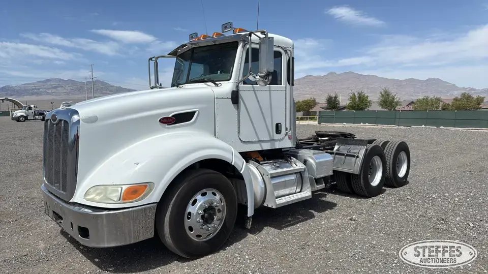 2009 Peterbilt 386 Conventional Truck without Sleeper