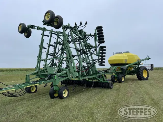 2004 John Deere 1820