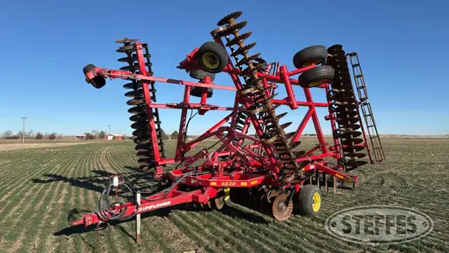 2013 Sunflower 6630