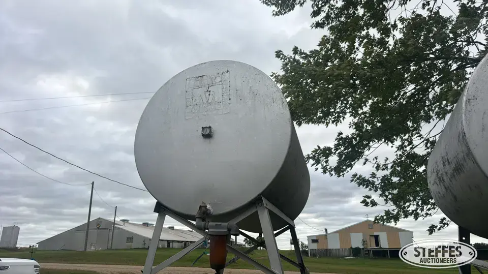 Approx. 325 gal. horizontal fuel tank