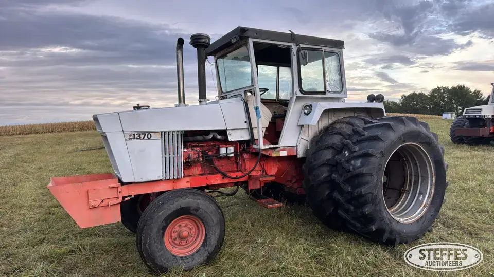 1972 Case 1370 2WD Tractor