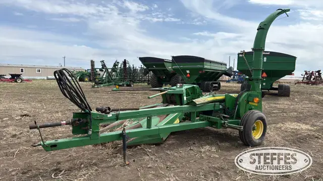 John Deere 3975