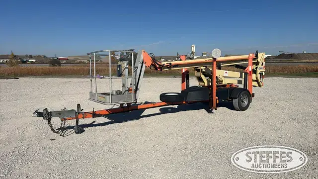 2011 JLG T500J