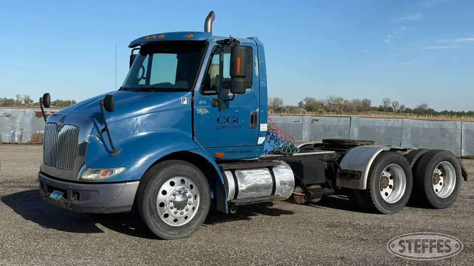 2003 International 8600 Conventional Truck without Sleeper