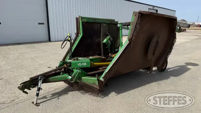 John Deere 1518
