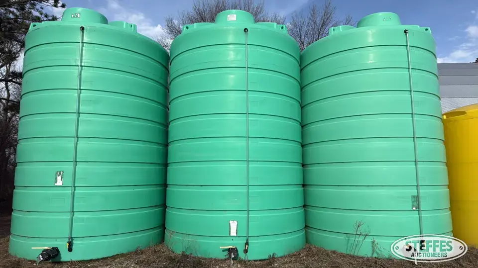 Enduraplas 6,000 gal. poly tank