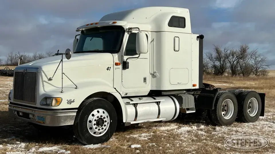 2005 International 9400i Eagle Conventional Truck without Sleeper