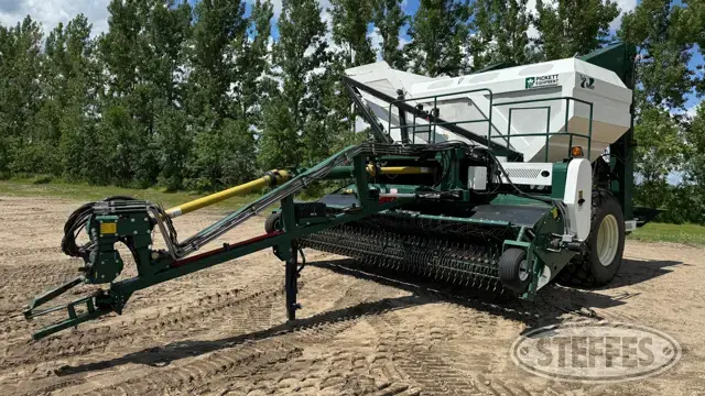 2017 Pickett Twin Master