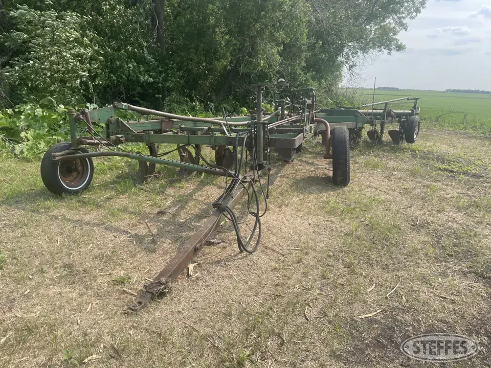 Oliver 460 Plow