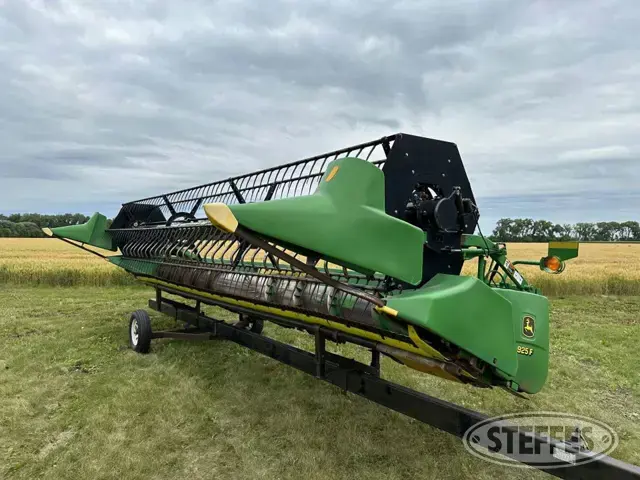 2002 John Deere 925F