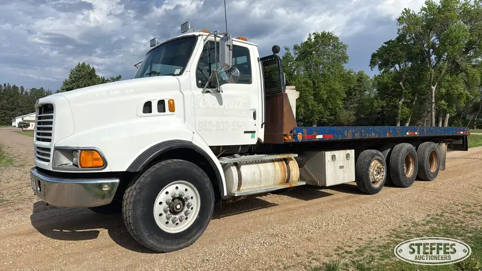 2000 Sterling LT9500 Specialty Truck