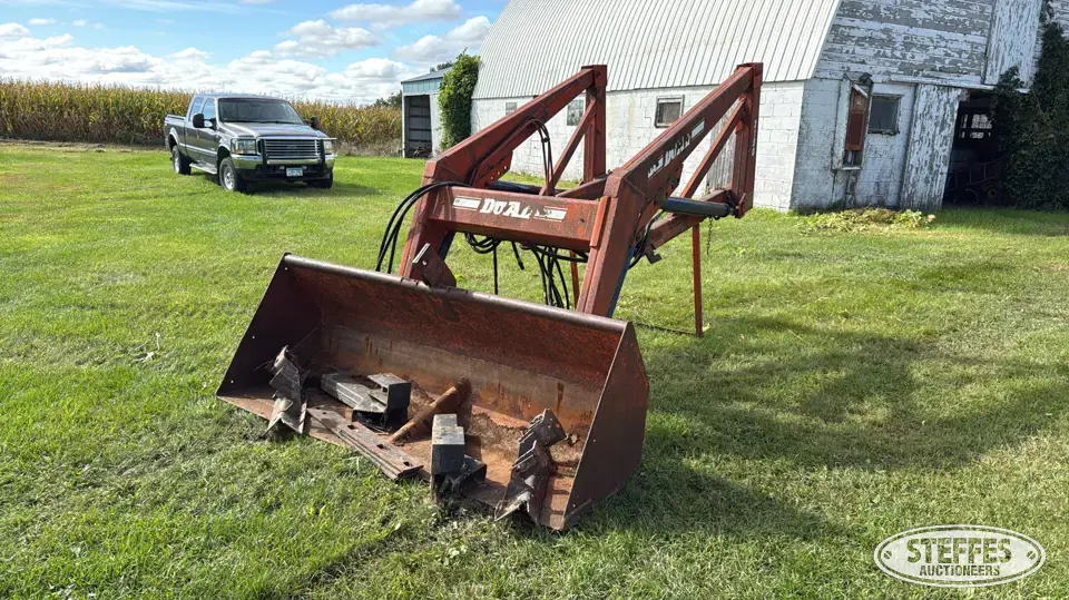 DuAl 3150 Tractor Loaders and Attachment