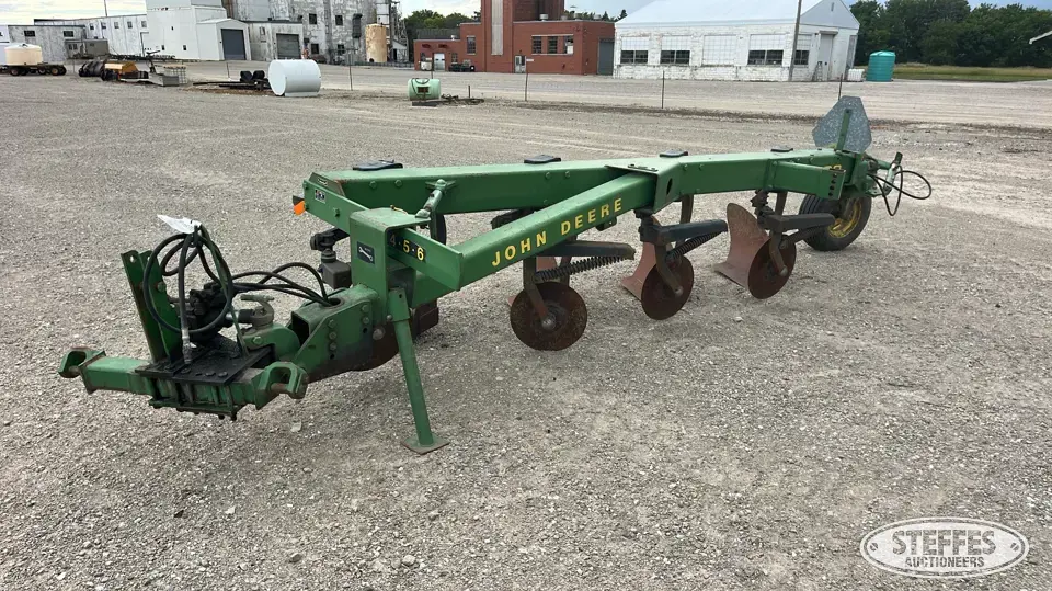 John Deere 2700 Plow