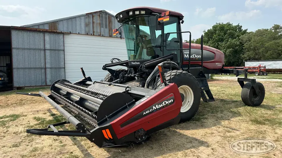 2010 MacDon M150 Self-Propelled Windrower