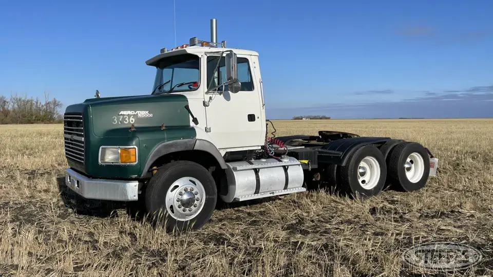 1996 Ford L9000 AeroMax Conventional Truck without Sleeper