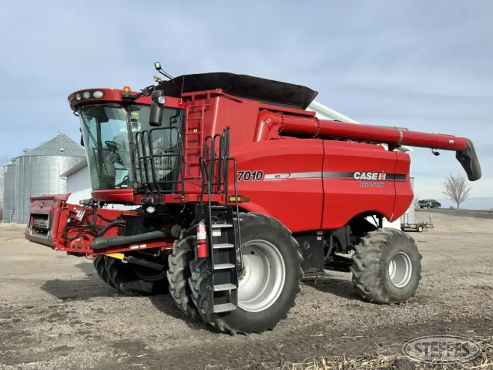 2008 Case IH 7010 Combine