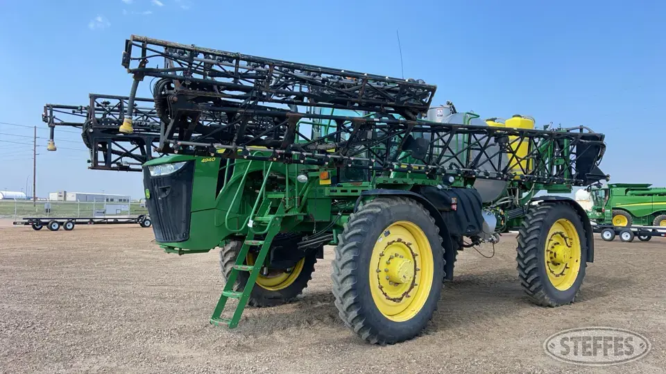 2012 John Deere 4940 Self-Propelled Sprayer