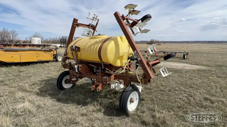 1993 H&S 12R-24 VF Pull-Type Sprayer