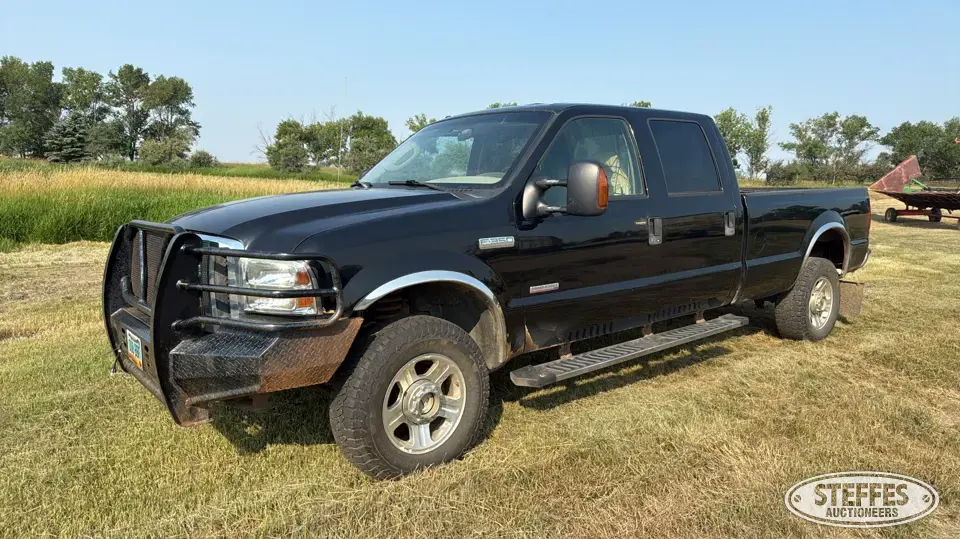 2005 Ford F-350 Super Duty XLT 1 Ton Pickup