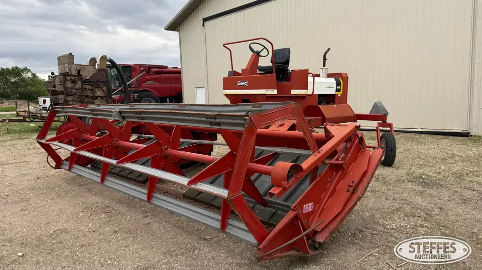 OMC Commander 280-T Self-Propelled Swather