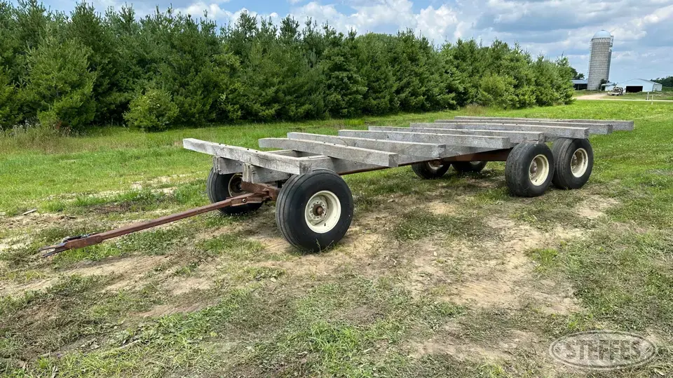 Bale wagon Bale Transportation