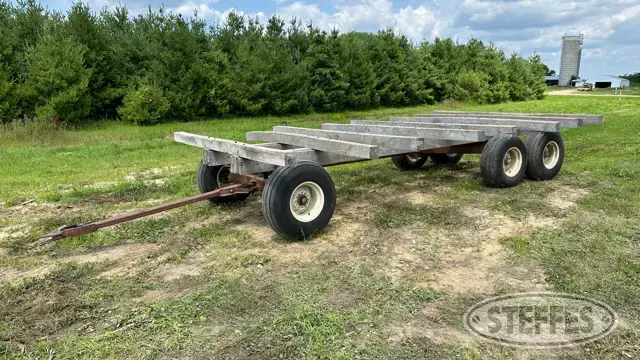 Bale wagon