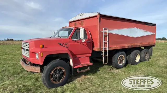 1992 Ford F-700