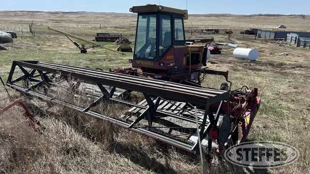 1981 Versatile 4400