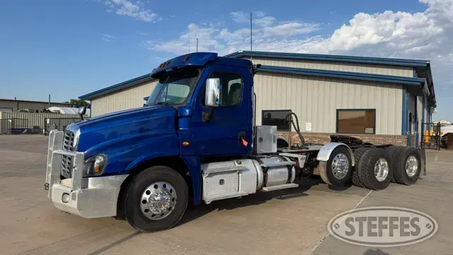 2019 Freightliner CA125DC