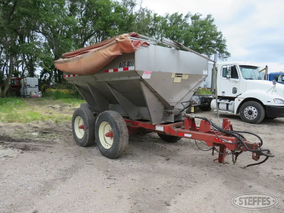 Tyler AG 800 Pull-Type Dry Spreader