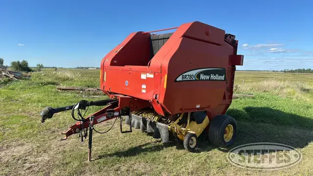 2004 New Holland BR780