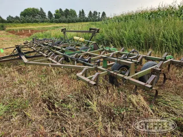 John Deere 1010