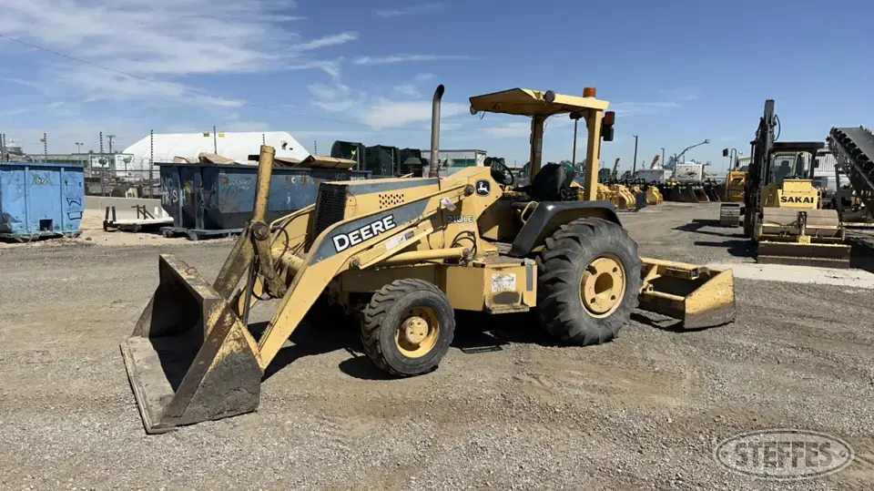 2004 Deere 210LE Loader Backhoe