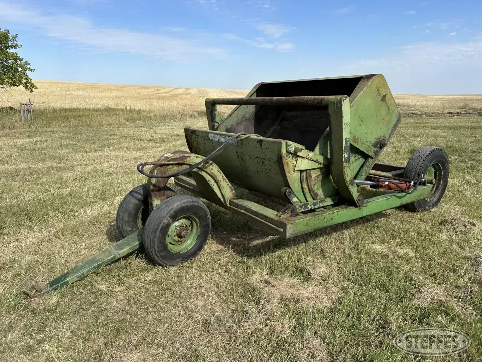 Crown 450 Pull Scraper