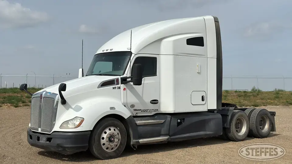 2019 Kenworth T680 Conventional Truck with Sleeper