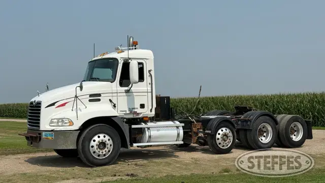 2006 Mack CXN613