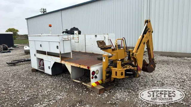 Service truck body